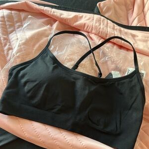 Fabletics sleek seamless strappy low impact bra